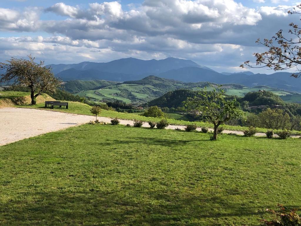 B&B Il Passo Urbino Bagian luar foto
