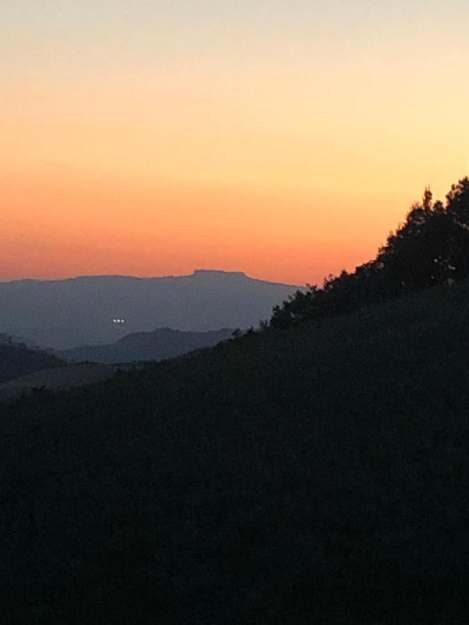 B&B Il Passo Urbino Bagian luar foto